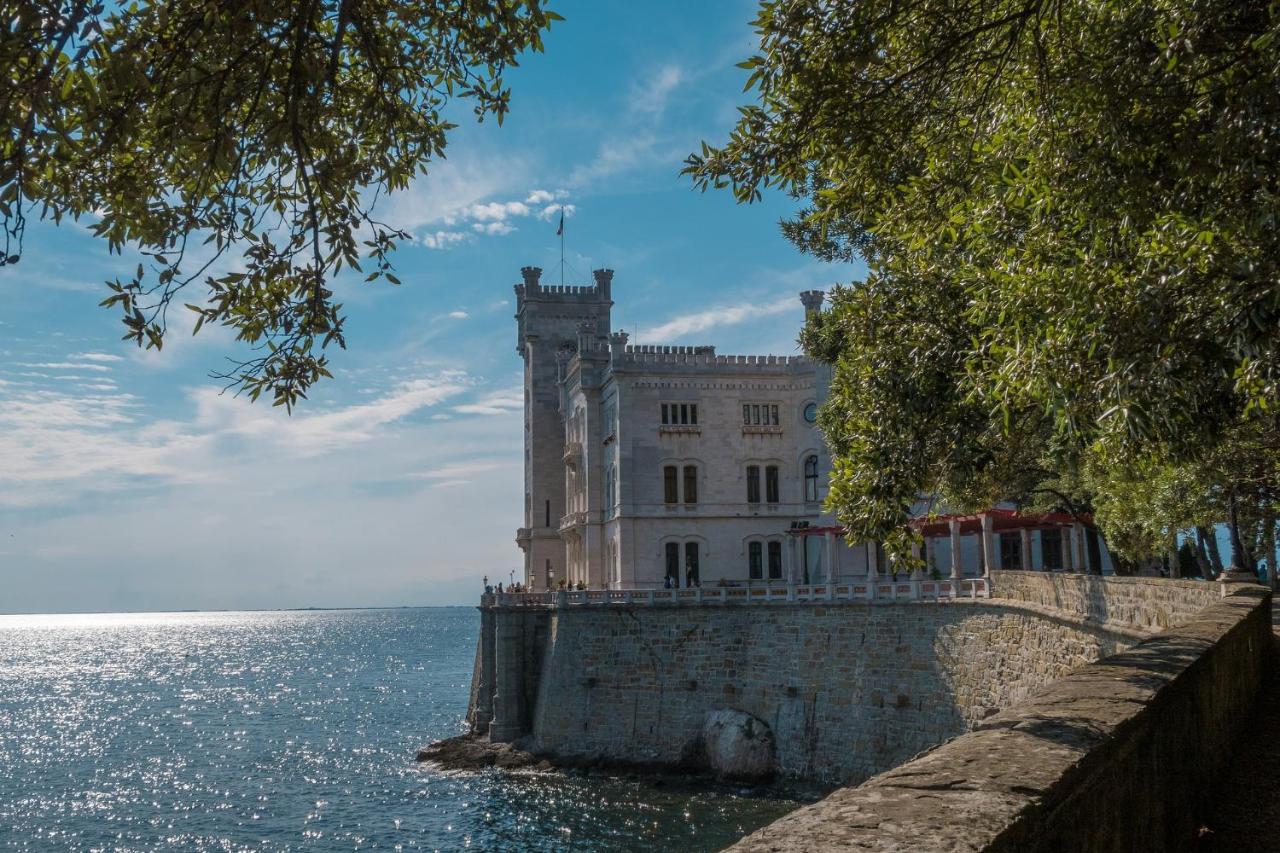 Residenza D'Annunzio Apartment Trieste Exterior photo
